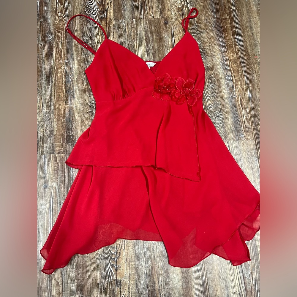 Vintage Y2K Red floral babydoll top with adjustable straps and flowy hem
